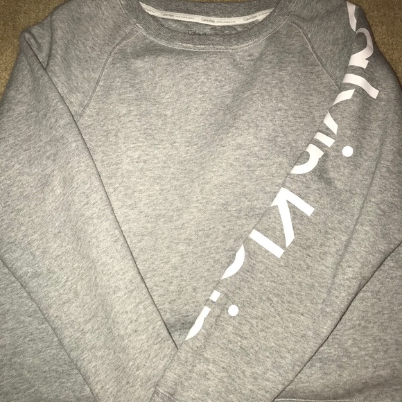 grey crew neck - Picture 2 of 4